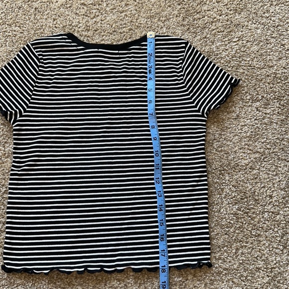 Juniors Shirt Size Small black and white stripe NWT - Picture 3 of 9